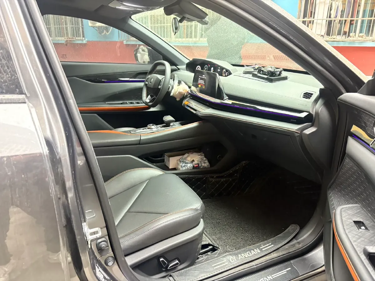 2022 ChangAn UNI-V 1.5T 188HP L4 7DCT,autocango,china used car exporter,china ev exporter,chinese used car exporter,chinese used ev exporter