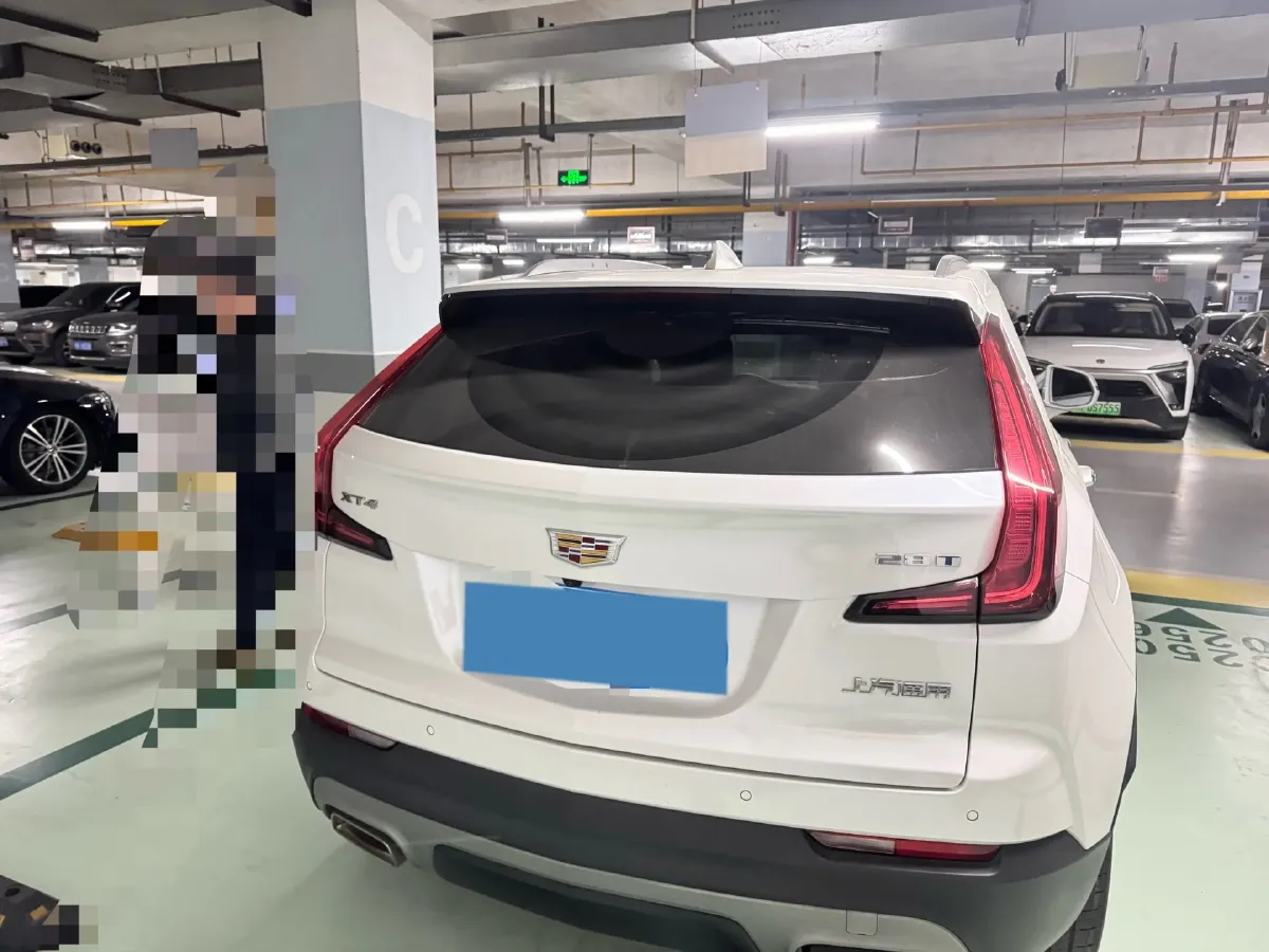 2022 Cadillac XT4 2.0T 237HP L4 9AT,autocango,china used car exporter,china ev exporter,chinese used car exporter,chinese used ev exporter