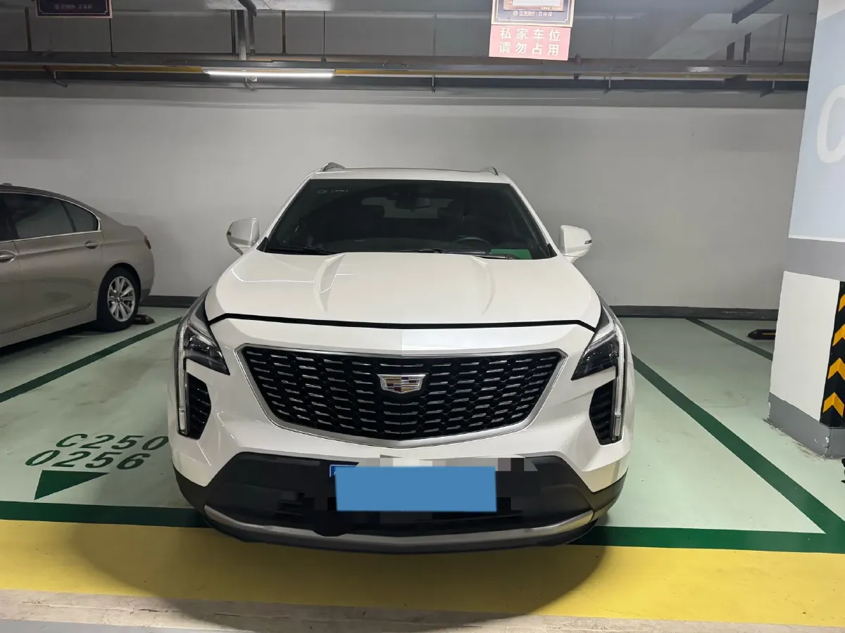 2022 Cadillac XT4 2.0T 237HP L4 9AT,autocango,china used car exporter,china ev exporter,chinese used car exporter,chinese used ev exporter
