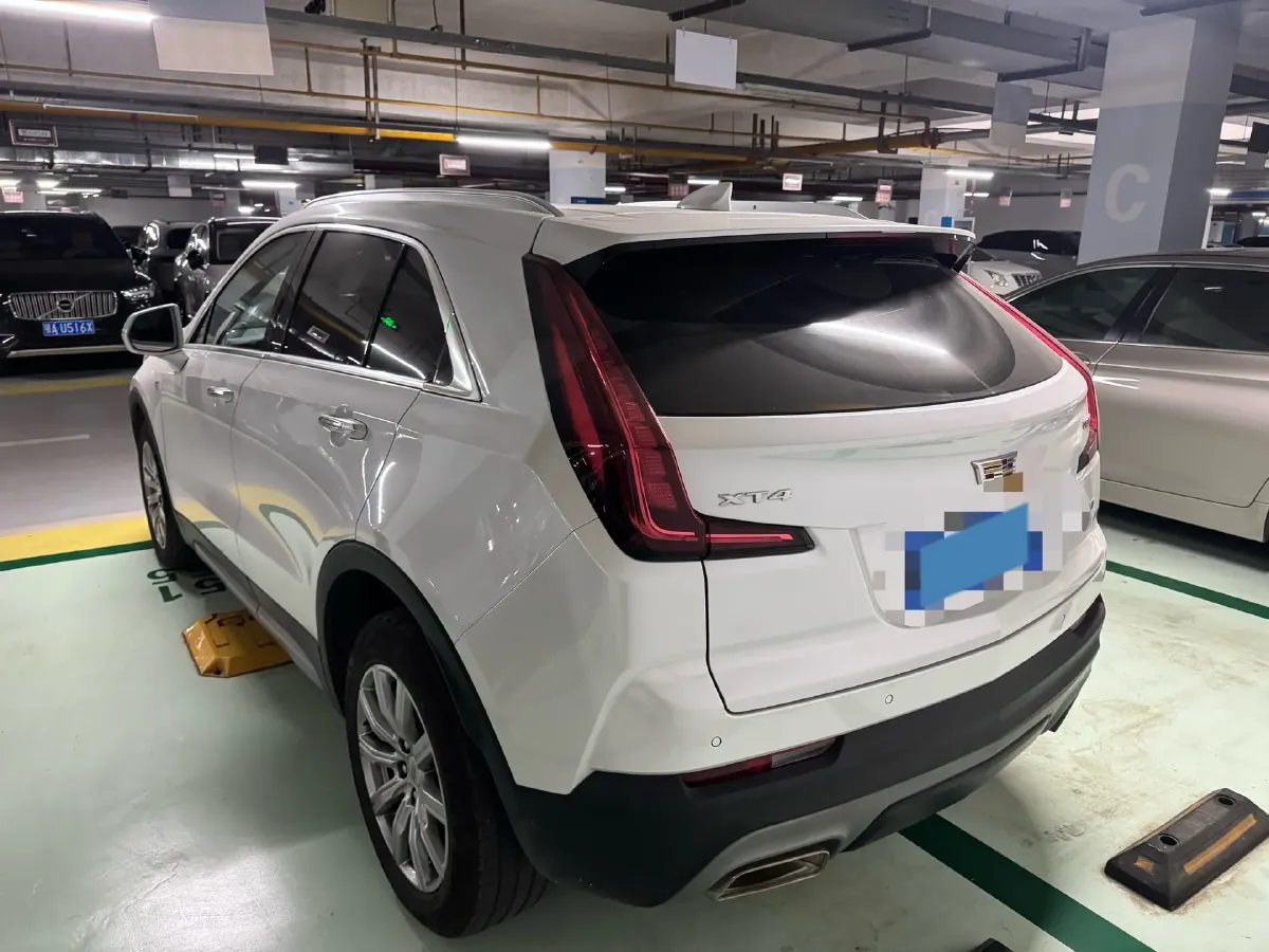 2022 Cadillac XT4 2.0T 237HP L4 9AT,autocango,china used car exporter,china ev exporter,chinese used car exporter,chinese used ev exporter