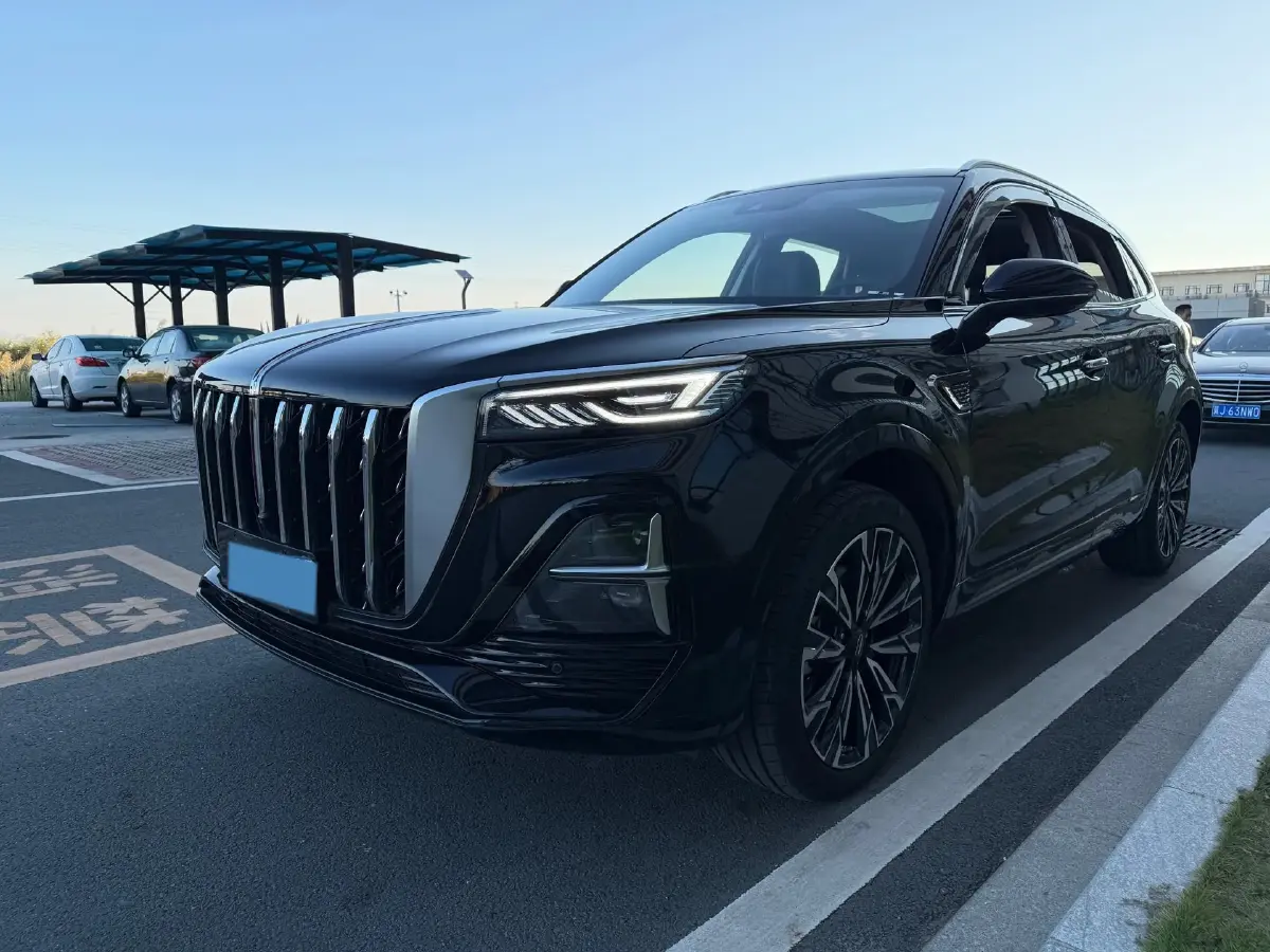 2023 HongQi HS5 2.0T 252HP L4 8AT