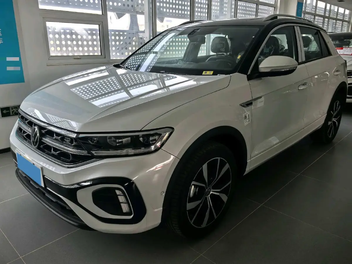 2025 Volkswagen T-Roc 1.5T 160HP L4 7DCT