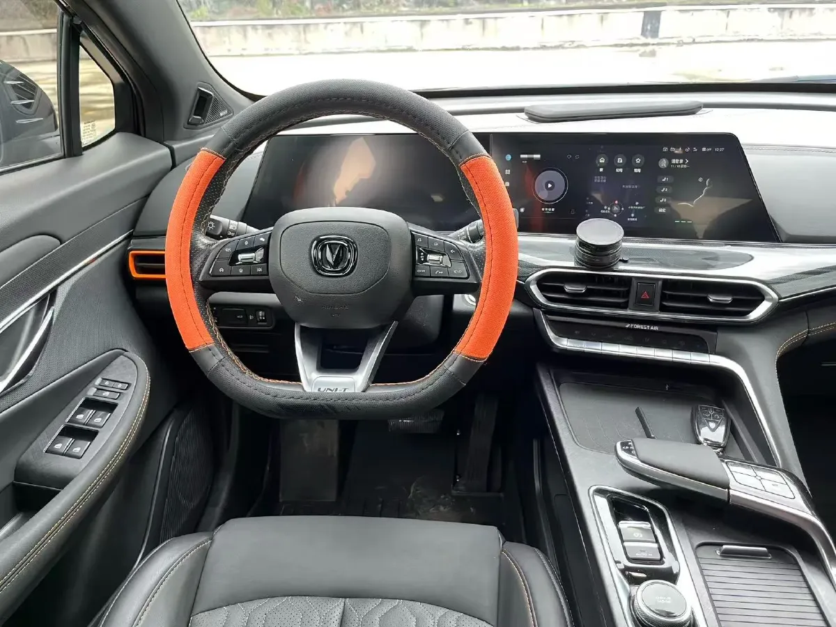 2022 ChangAn UNI-T 1.5T 188HP L4 7DCT,autocango,china used car exporter,china ev exporter,chinese used car exporter,chinese used ev exporter