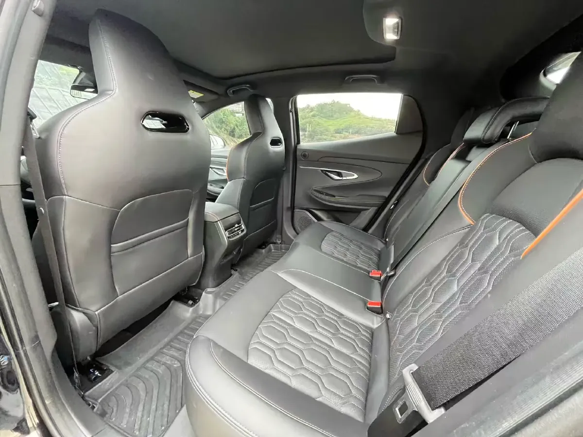 2022 ChangAn UNI-T 1.5T 188HP L4 7DCT,autocango,china used car exporter,china ev exporter,chinese used car exporter,chinese used ev exporter