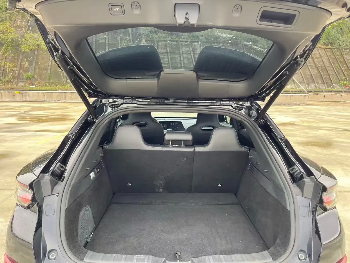 2022 ChangAn UNI-T 1.5T 188HP L4 7DCT,autocango,china used car exporter,china ev exporter,chinese used car exporter,chinese used ev exporter