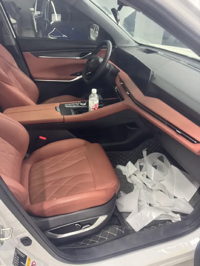 2024 ChangAn CS75 Plus 2.0T 233HP L4 8AT,autocango,china used car exporter,china ev exporter,chinese used car exporter,chinese used ev exporter