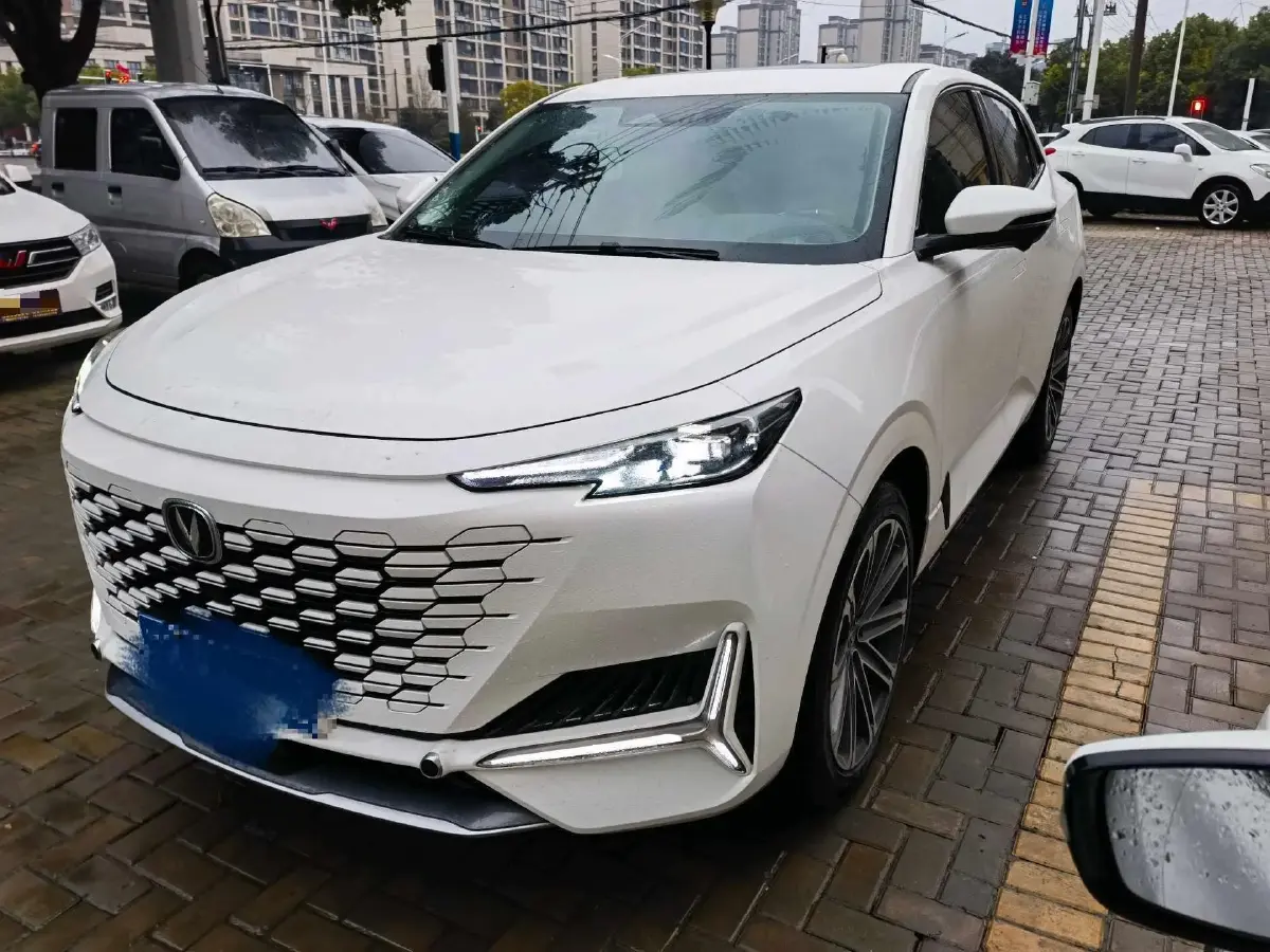 2021 ChangAn UNI-K 2.0T 233HP L4 8AT 2021 ChangAn UNI-K 2.0T 233HP L4 8AT