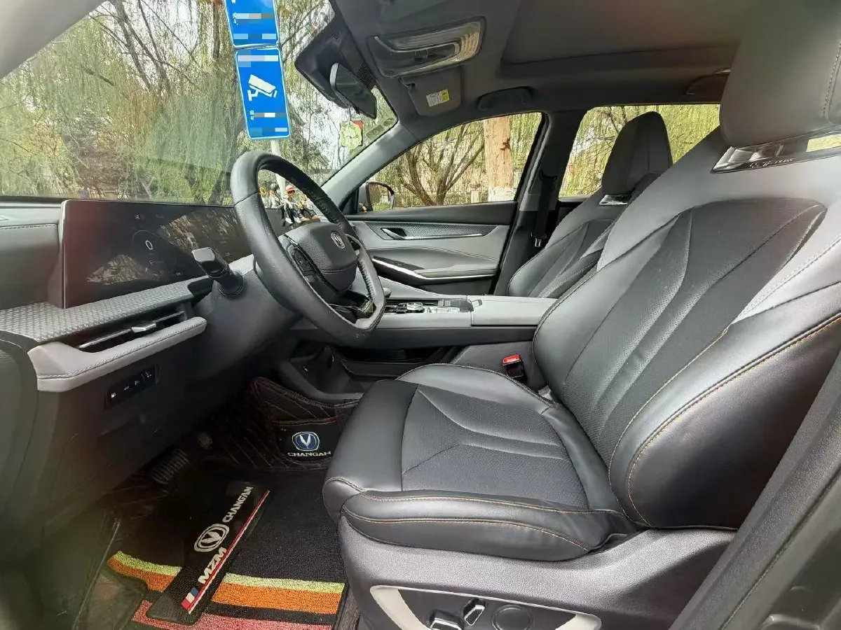 2022 ChangAn CS75 Plus 1.5T 188HP L4 8AT,autocango,china used car exporter,china ev exporter,chinese used car exporter,chinese used ev exporter