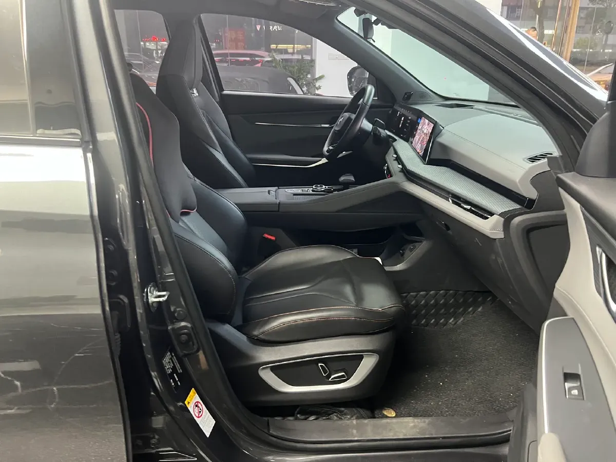 2022 ChangAn CS75 Plus 1.5T 178HP L4 6AT,autocango,china used car exporter,china ev exporter,chinese used car exporter,chinese used ev exporter