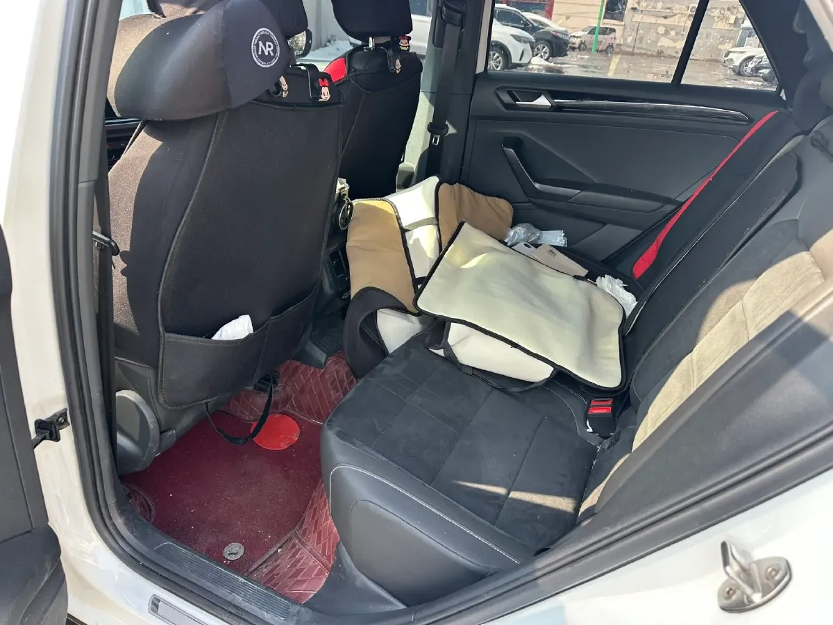 2021 Volkswagen T-Roc 1.4T 150HP L4 7DCT,autocango,china used car exporter,china ev exporter,chinese used car exporter,chinese used ev exporter