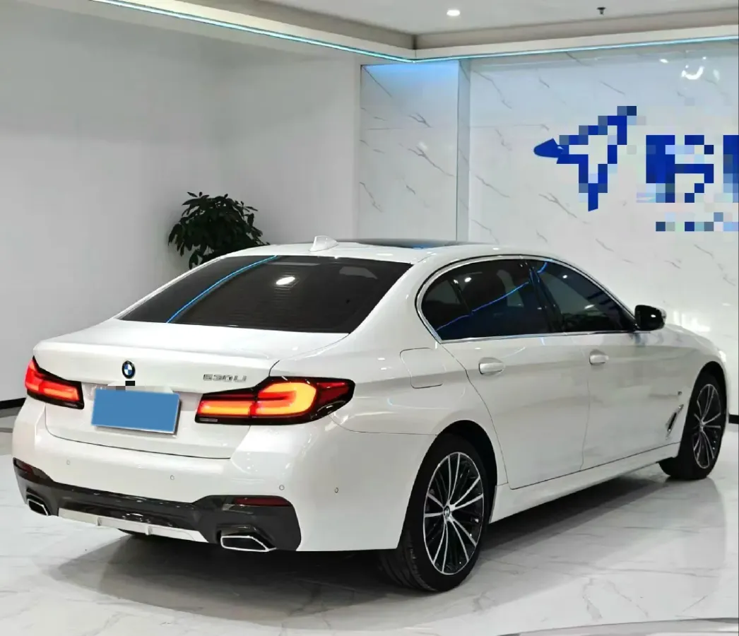 2023 BMW 5 Series 2.0T 245HP L4 8AT,autocango,china used car exporter,china ev exporter,chinese used car exporter,chinese used ev exporter