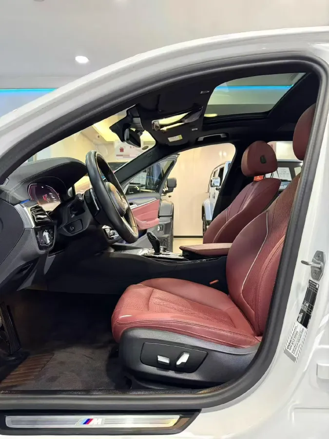 2023 BMW 5 Series 2.0T 245HP L4 8AT,autocango,china used car exporter,china ev exporter,chinese used car exporter,chinese used ev exporter