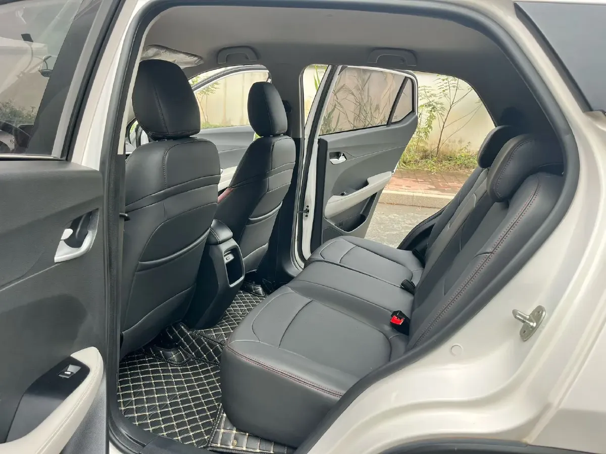 2019 BaoJun 730 1.5L 105HP L4 6MT,autocango,china used car exporter,china ev exporter,chinese used car exporter,chinese used ev exporter