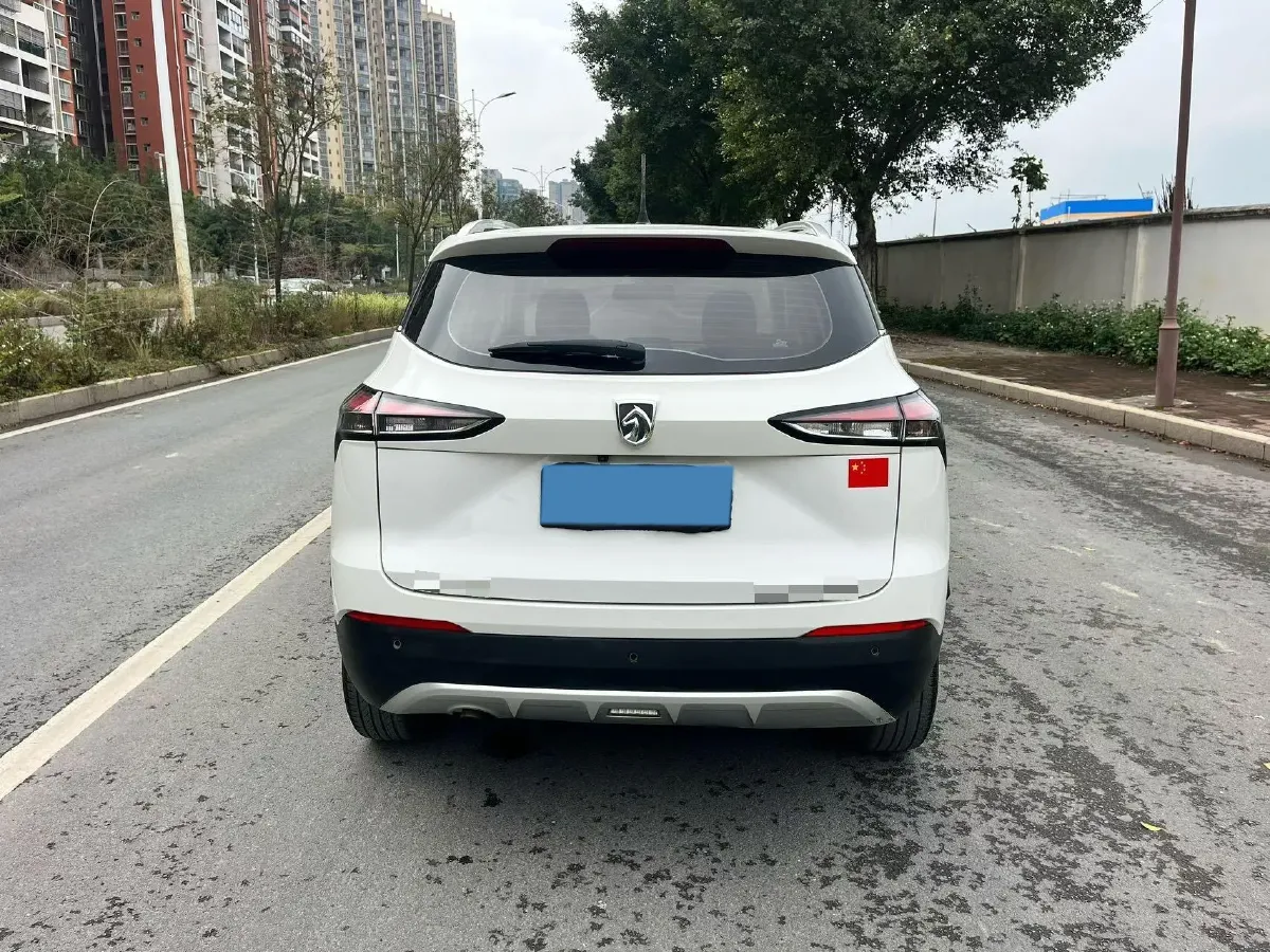 2019 BaoJun 730 1.5L 105HP L4 6MT,autocango,china used car exporter,china ev exporter,chinese used car exporter,chinese used ev exporter