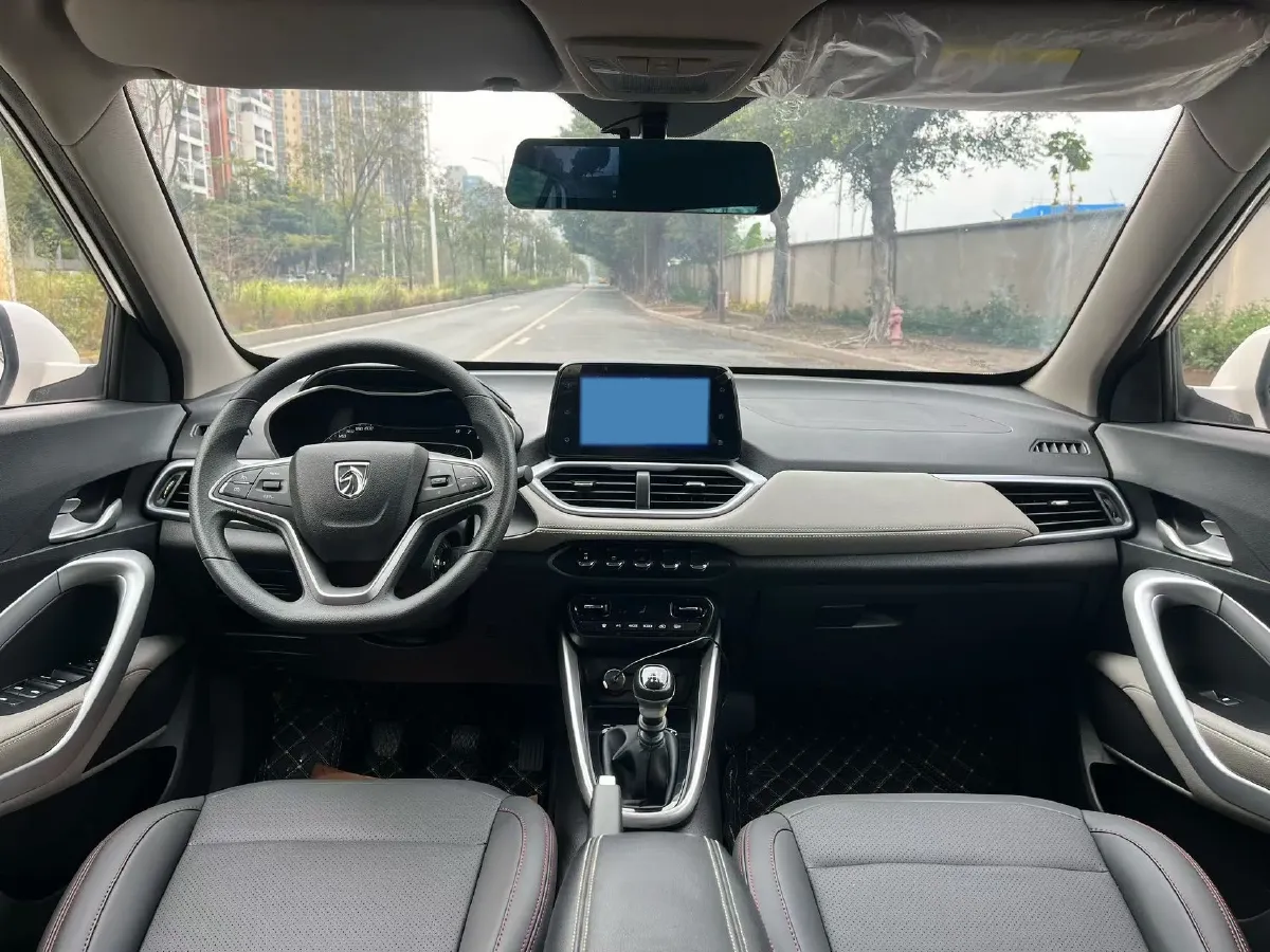 2019 BaoJun 730 1.5L 105HP L4 6MT,autocango,china used car exporter,china ev exporter,chinese used car exporter,chinese used ev exporter