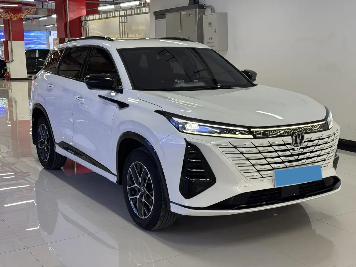 2024 ChangAn CS75 Plus 1.5T 188HP L4 8AT,autocango,china used car exporter,china ev exporter,chinese used car exporter,chinese used ev exporter