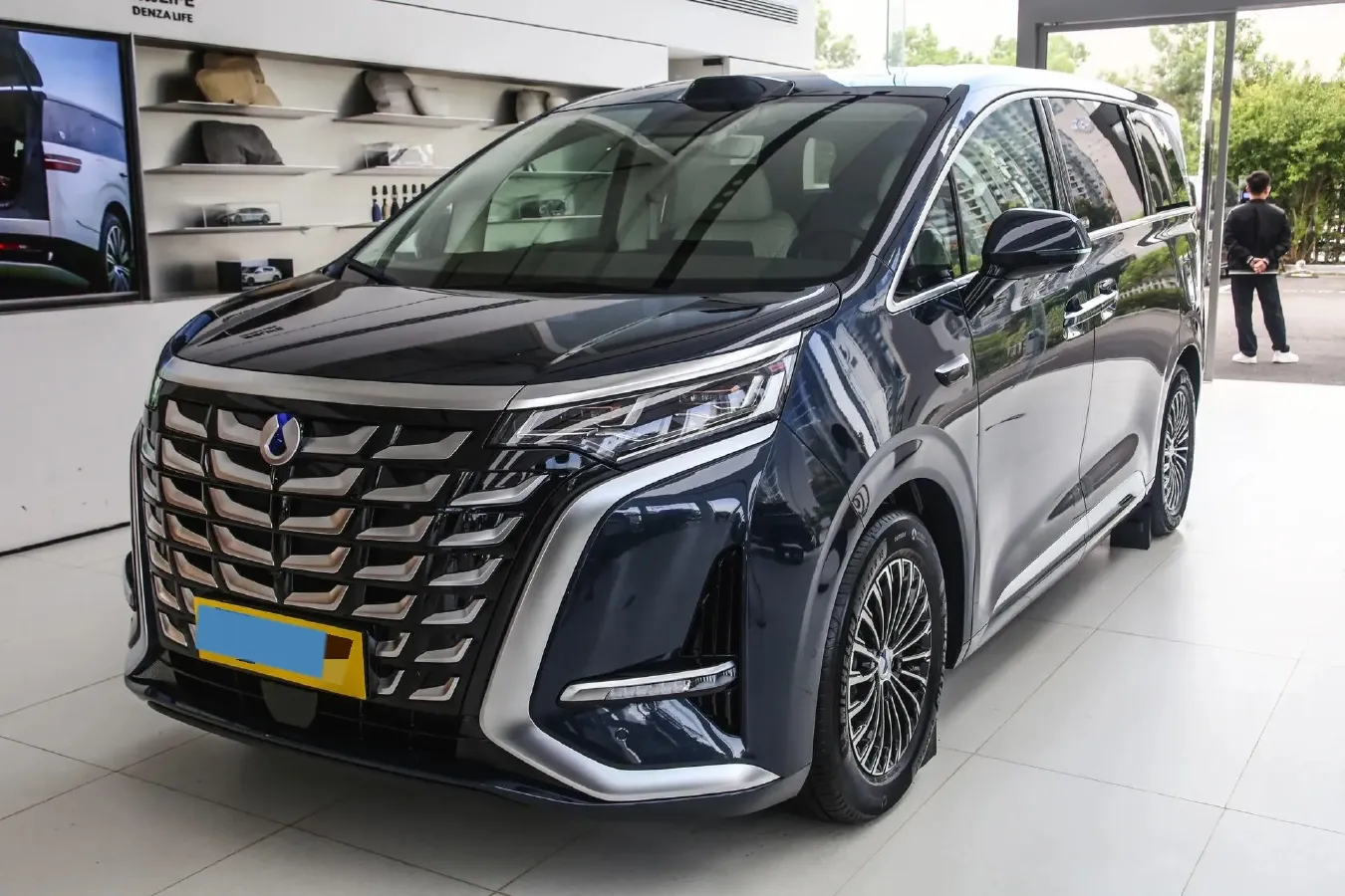2024 Denza D9 1.5T 139HP L4 E-CVT PHEV 40KWH,autocango,china used car exporter,china ev exporter,chinese used car exporter,chinese used ev exporter