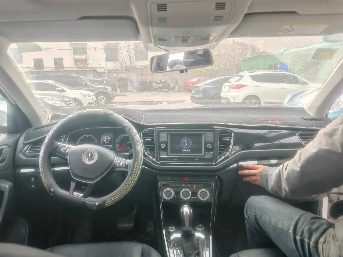 2019 Volkswagen T-Roc 1.4T 150HP L4 7DCT,autocango,china used car exporter,china ev exporter,chinese used car exporter,chinese used ev exporter