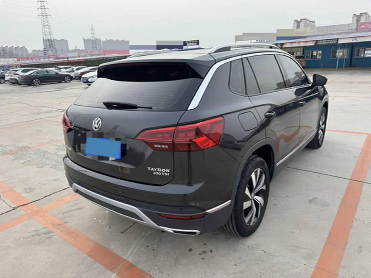 2019 Jeep Cherokee 2.0T 234HP L4 9AT,autocango,china used car exporter,china ev exporter,chinese used car exporter,chinese used ev exporter