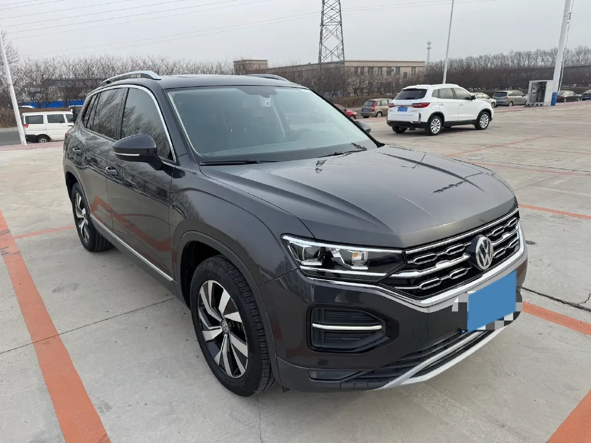 2019 Jeep Cherokee 2.0T 234HP L4 9AT,autocango,china used car exporter,china ev exporter,chinese used car exporter,chinese used ev exporter