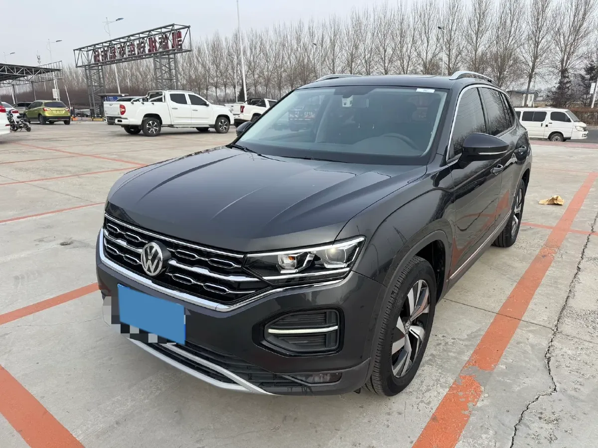 2019 Jeep Cherokee 2.0T 234HP L4 9AT,autocango,china used car exporter,china ev exporter,chinese used car exporter,chinese used ev exporter