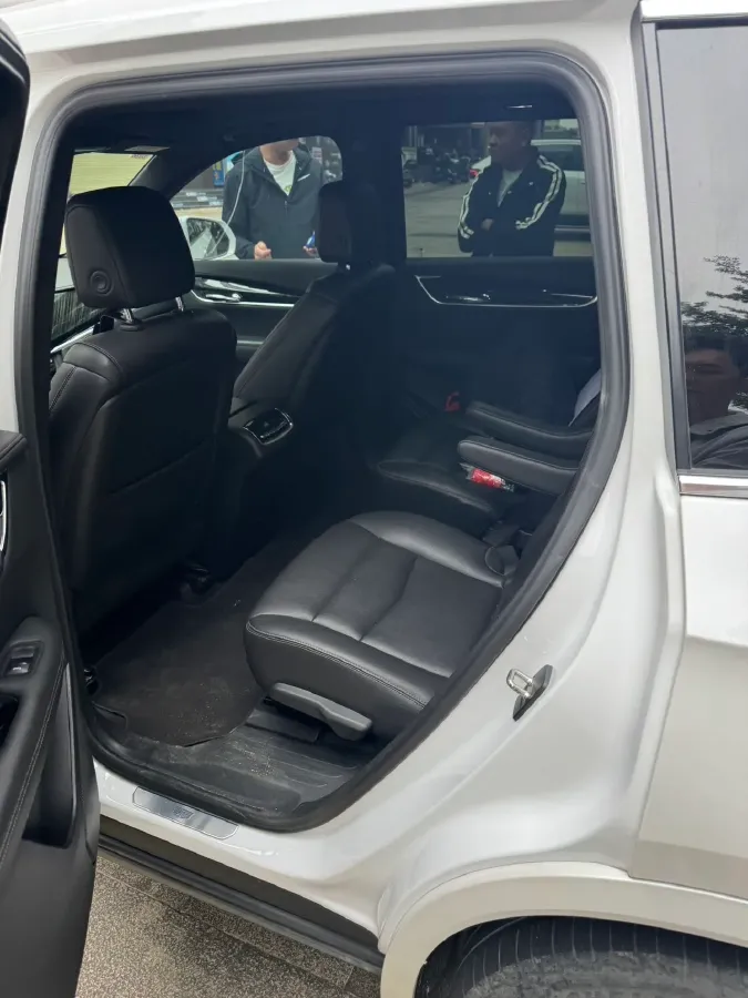 2022 Cadillac XT6 2.0T 237HP L4 9AT,autocango,china used car exporter,china ev exporter,chinese used car exporter,chinese used ev exporter