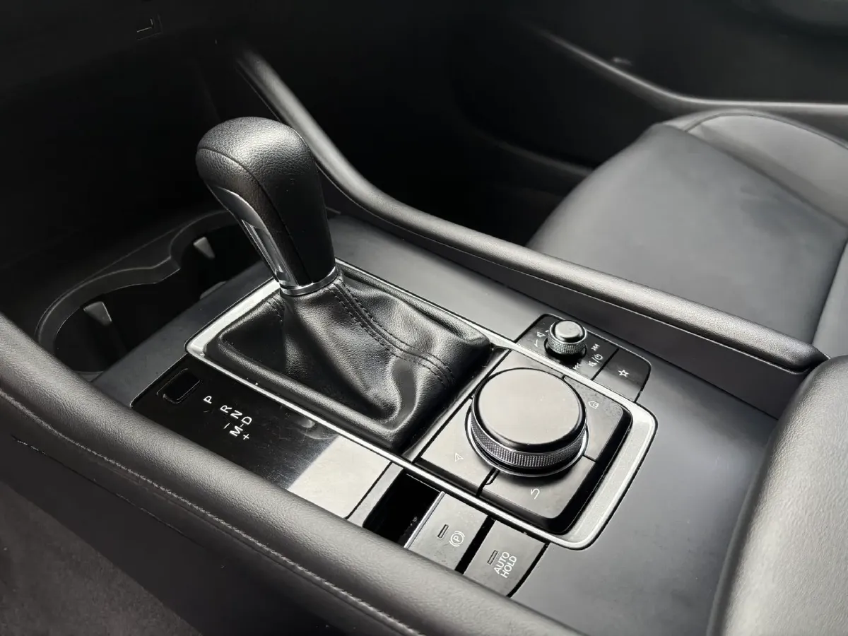 2020 Mazda 3 Axela 1.5L 117HP L4 6AT,autocango,china used car exporter,china ev exporter,chinese used car exporter,chinese used ev exporter