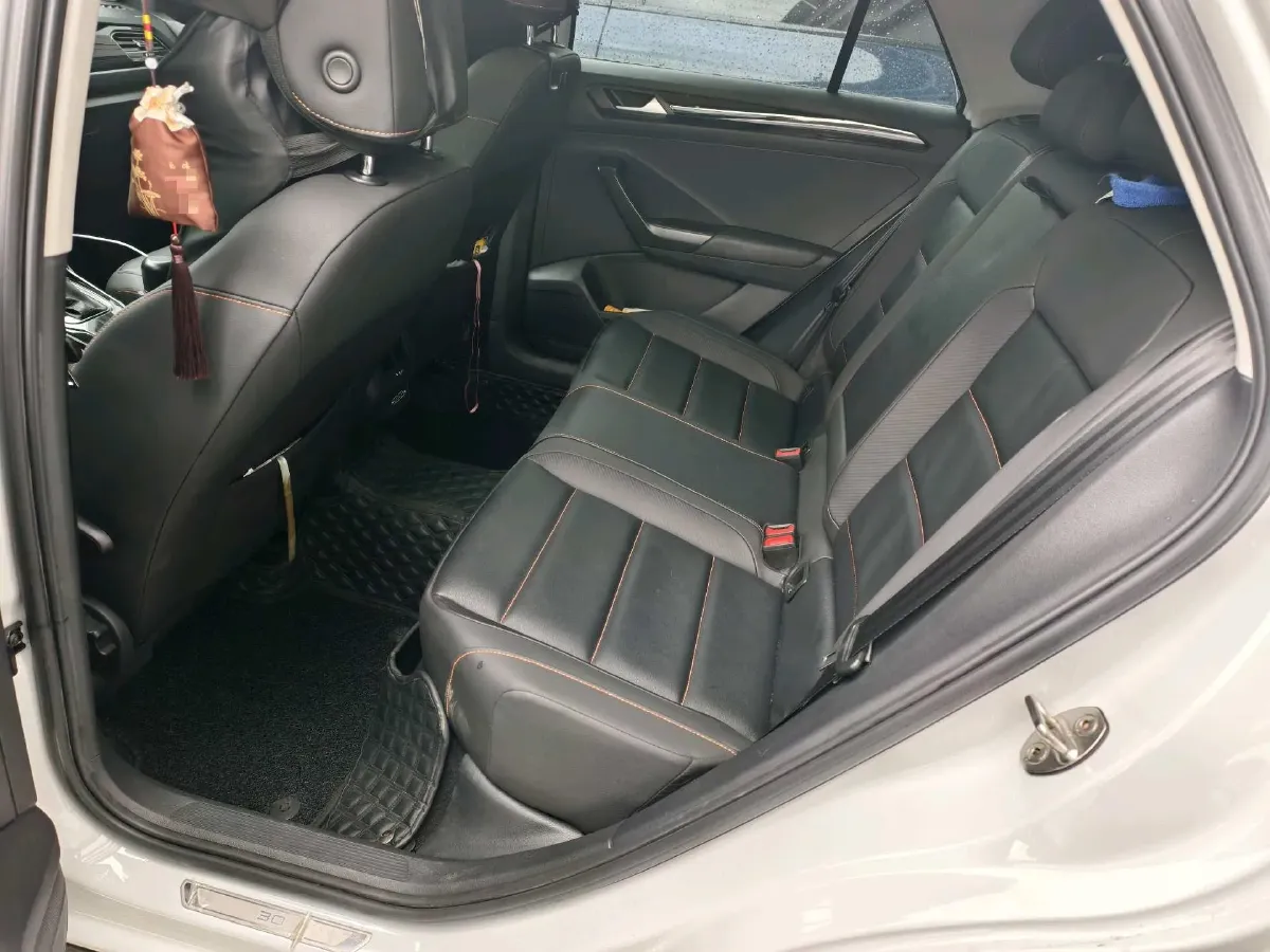 2021 Volkswagen T-Roc 1.4T 150HP L4 7DCT,autocango,china used car exporter,china ev exporter,chinese used car exporter,chinese used ev exporter