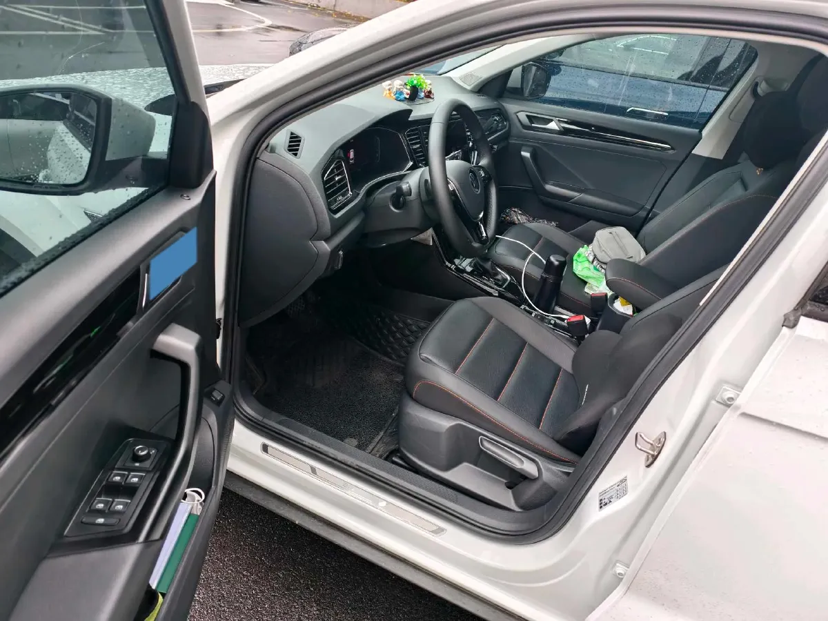 2021 Volkswagen T-Roc 1.4T 150HP L4 7DCT,autocango,china used car exporter,china ev exporter,chinese used car exporter,chinese used ev exporter