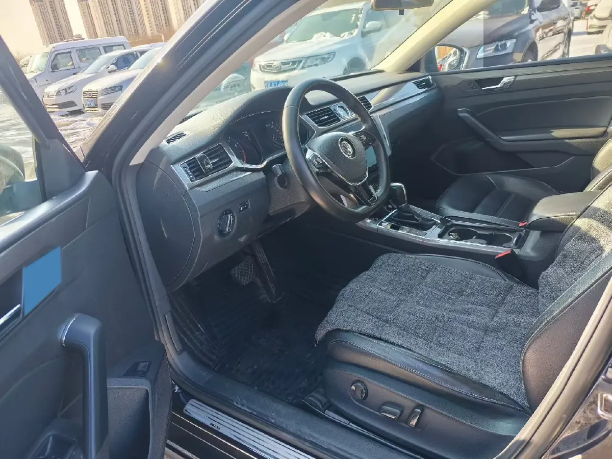 2017 Volkswagen Passat 1.8T 180HP L4 7DCT,autocango,china used car exporter,china ev exporter,chinese used car exporter,chinese used ev exporter