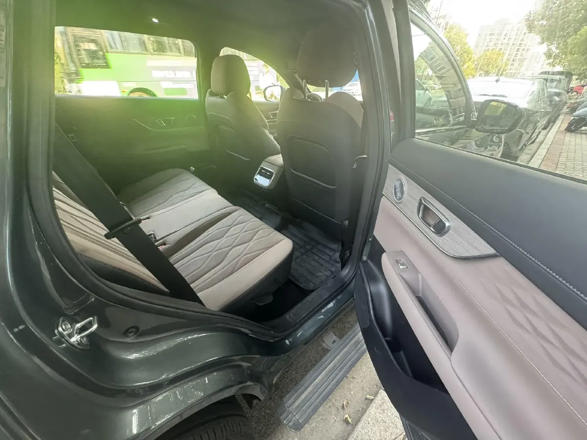 2025 Chery Tiggo 8 Plus 1.6T 197HP L4 7DCT,autocango,china used car exporter,china ev exporter,chinese used car exporter,chinese used ev exporter