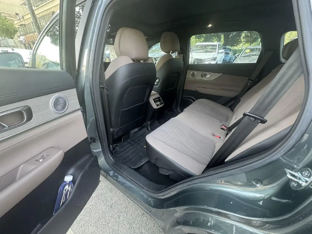 2025 Chery Tiggo 8 Plus 1.6T 197HP L4 7DCT,autocango,china used car exporter,china ev exporter,chinese used car exporter,chinese used ev exporter