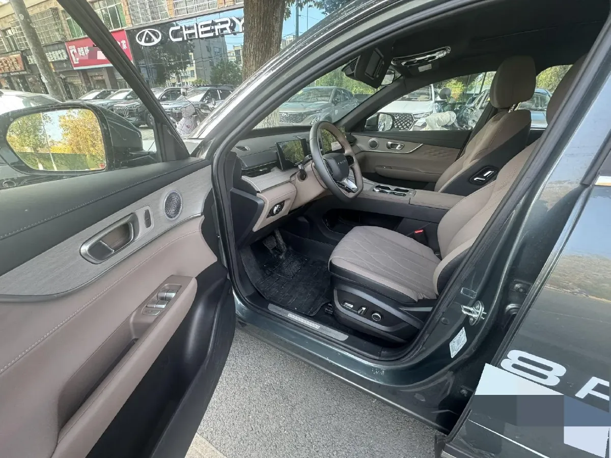 2025 Chery Tiggo 8 Plus 1.6T 197HP L4 7DCT,autocango,china used car exporter,china ev exporter,chinese used car exporter,chinese used ev exporter