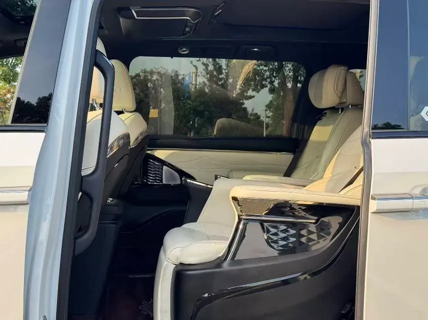 2023 GAC Trumpchi M8 2.0T 190HP L4 E-CVT Hybrid,autocango,china used car exporter,china ev exporter,chinese used car exporter,chinese used ev exporter