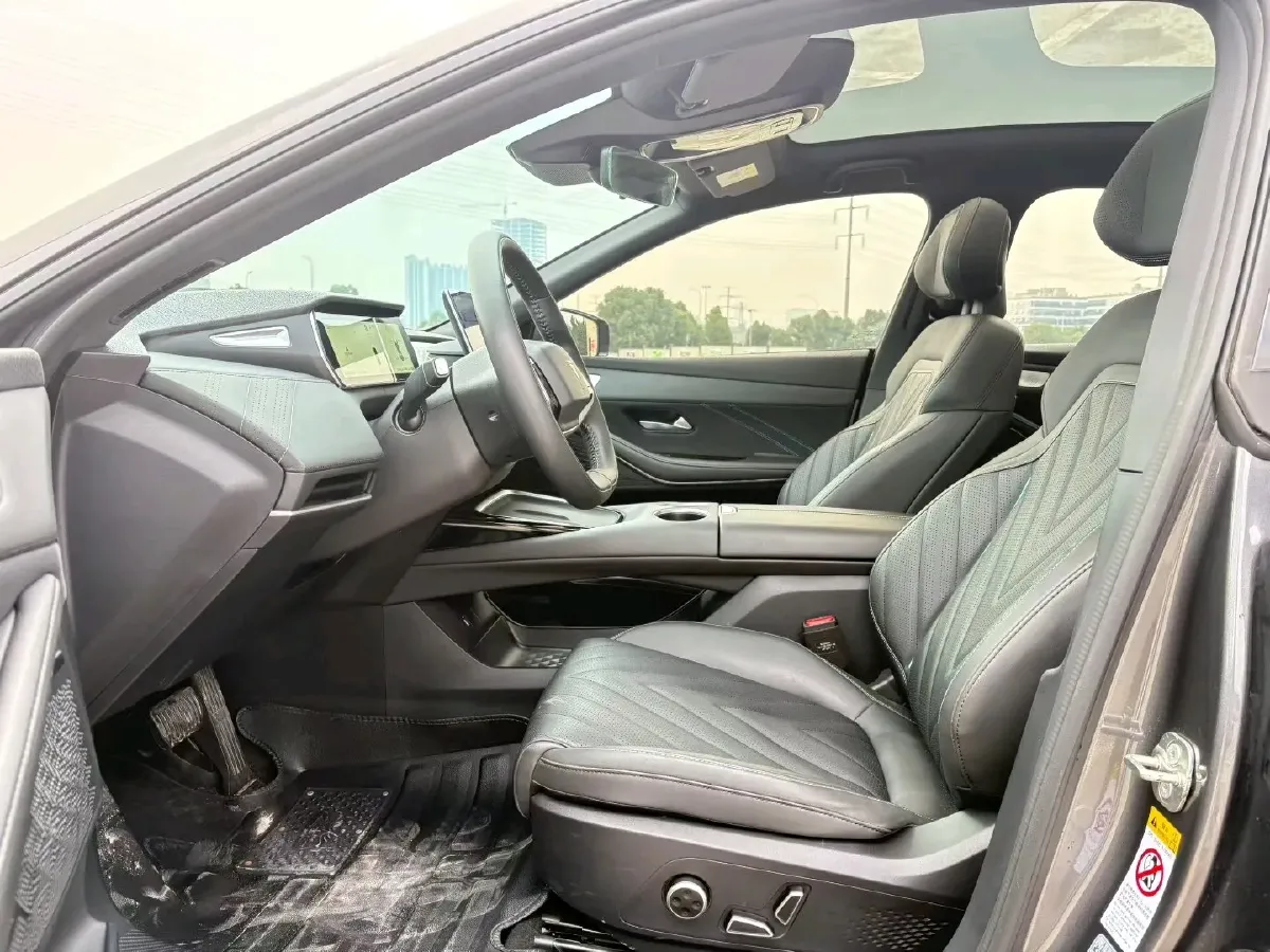 2025 ChangAn CS75 Plus 2.0T 233HP L4 8AT,autocango,china used car exporter,china ev exporter,chinese used car exporter,chinese used ev exporter