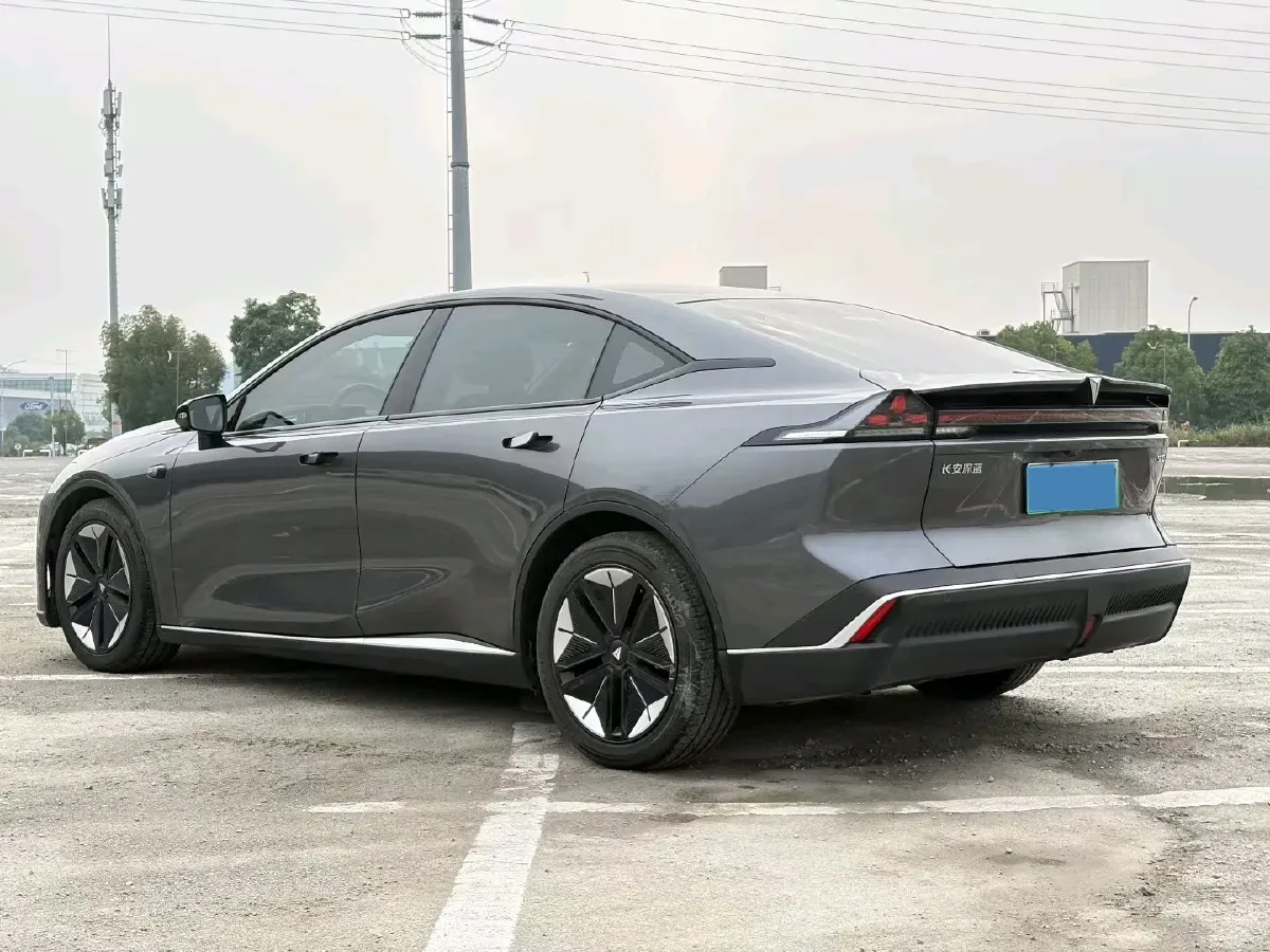 2025 ChangAn CS75 Plus 2.0T 233HP L4 8AT,autocango,china used car exporter,china ev exporter,chinese used car exporter,chinese used ev exporter