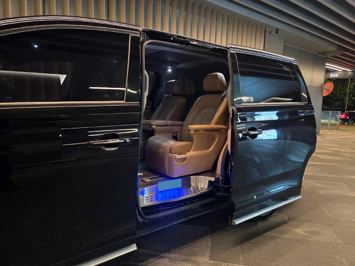 2021 GAC Trumpchi M8 2.0T 252HP L4 8AT,autocango,china used car exporter,china ev exporter,chinese used car exporter,chinese used ev exporter