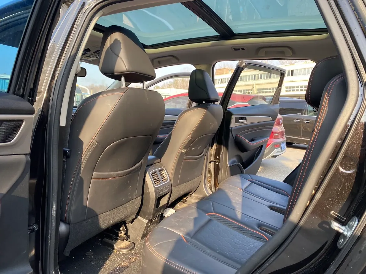 2021 Haval F7 1.5T 169HP L4 7DCT,autocango,china used car exporter,china ev exporter,chinese used car exporter,chinese used ev exporter