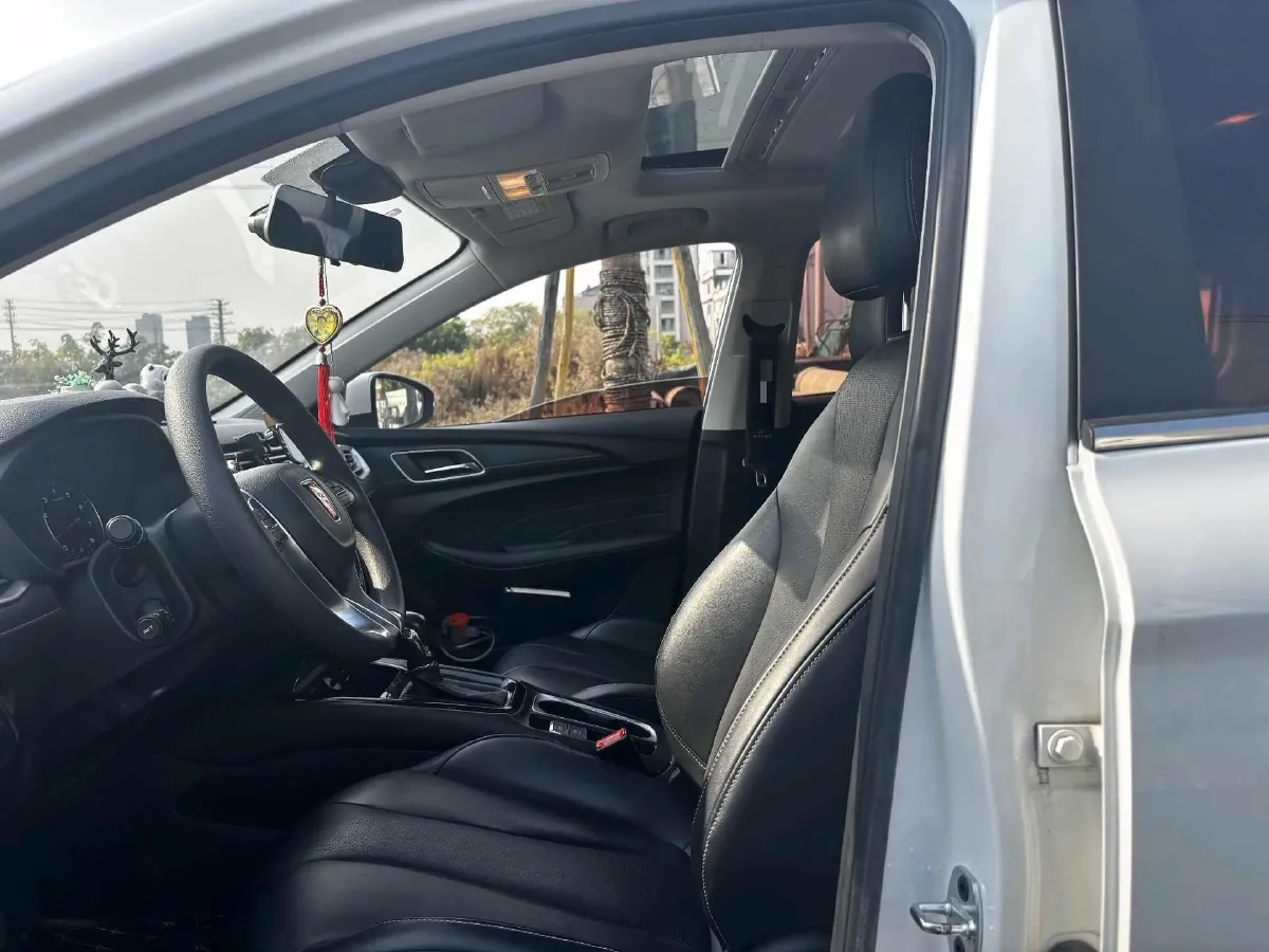 2019 Roewe i5 1.5L 120HP L4 CVT,autocango,china used car exporter,china ev exporter,chinese used car exporter,chinese used ev exporter