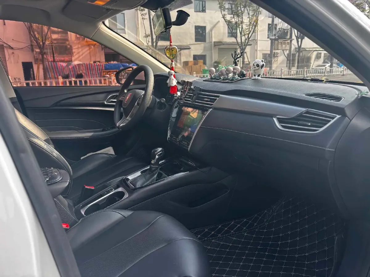 2019 Roewe i5 1.5L 120HP L4 CVT,autocango,china used car exporter,china ev exporter,chinese used car exporter,chinese used ev exporter