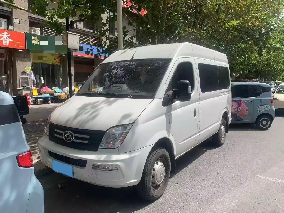 2023 MAXUS XinTu V80 2.0T 127HP L4 6MT