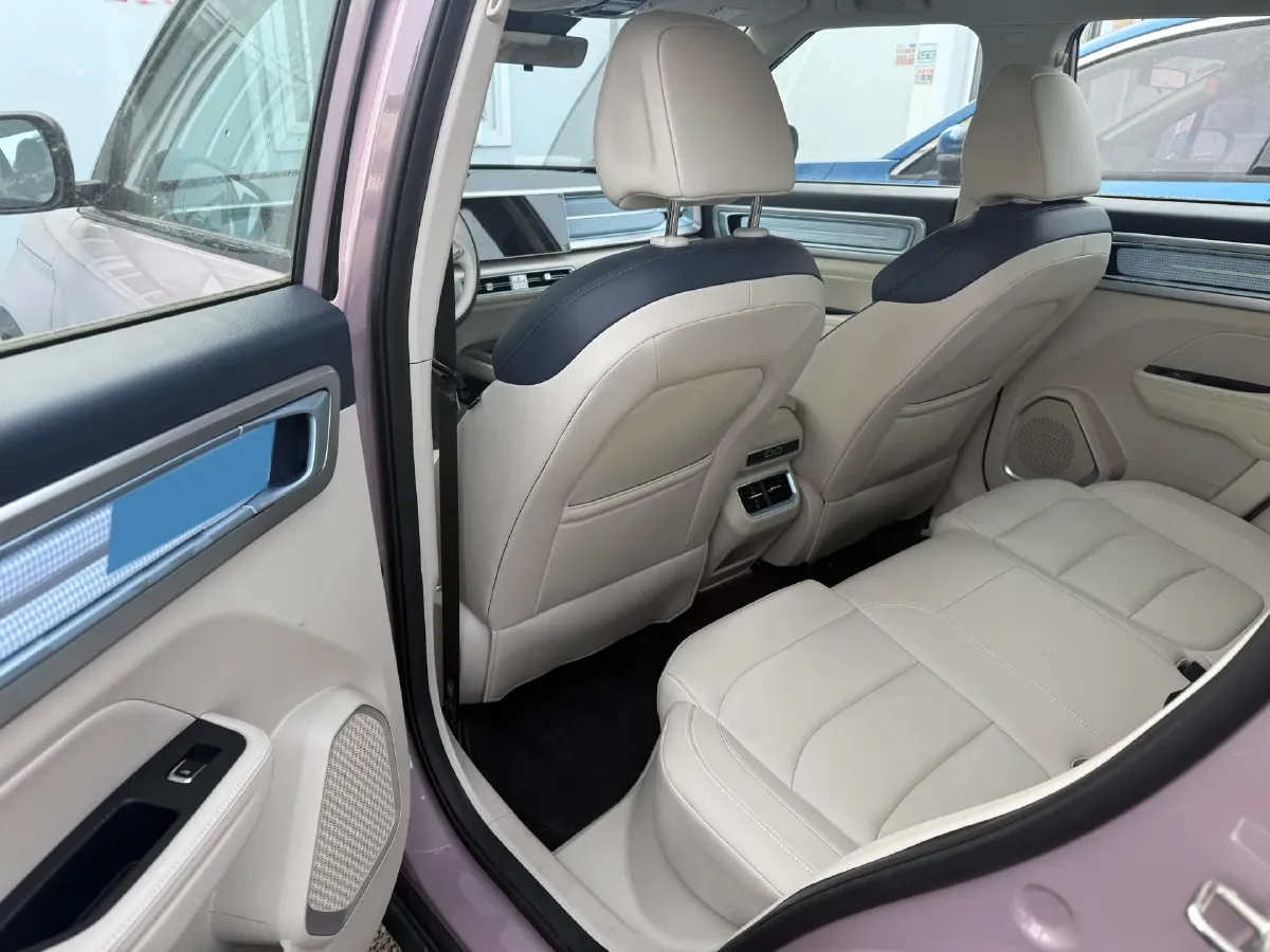 2023 Geely ICON 1.5T 181HP L4 7DCT,autocango,china used car exporter,china ev exporter,chinese used car exporter,chinese used ev exporter