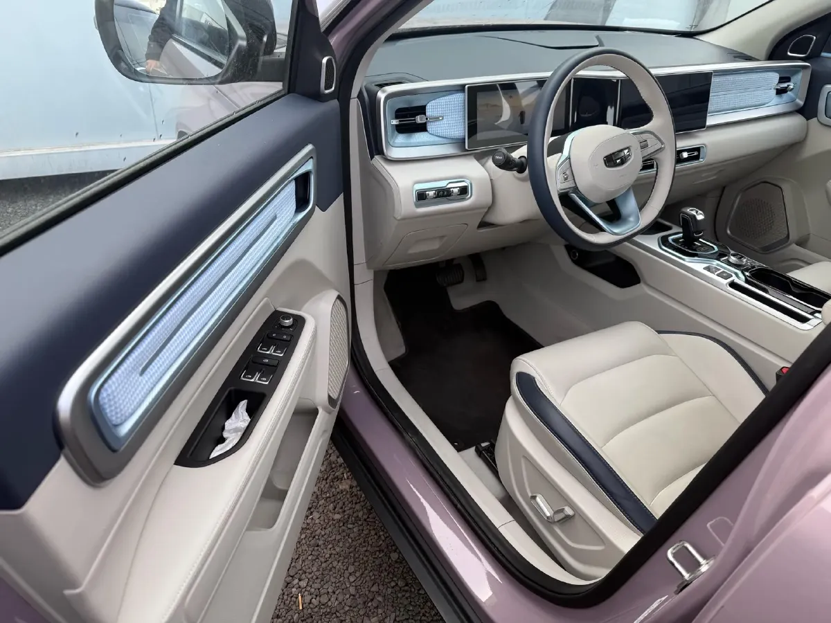 2023 Geely ICON 1.5T 181HP L4 7DCT,autocango,china used car exporter,china ev exporter,chinese used car exporter,chinese used ev exporter