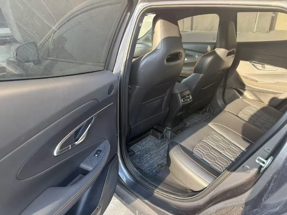 2022 ChangAn UNI-T 1.5T 188HP L4 7DCT,autocango,china used car exporter,china ev exporter,chinese used car exporter,chinese used ev exporter