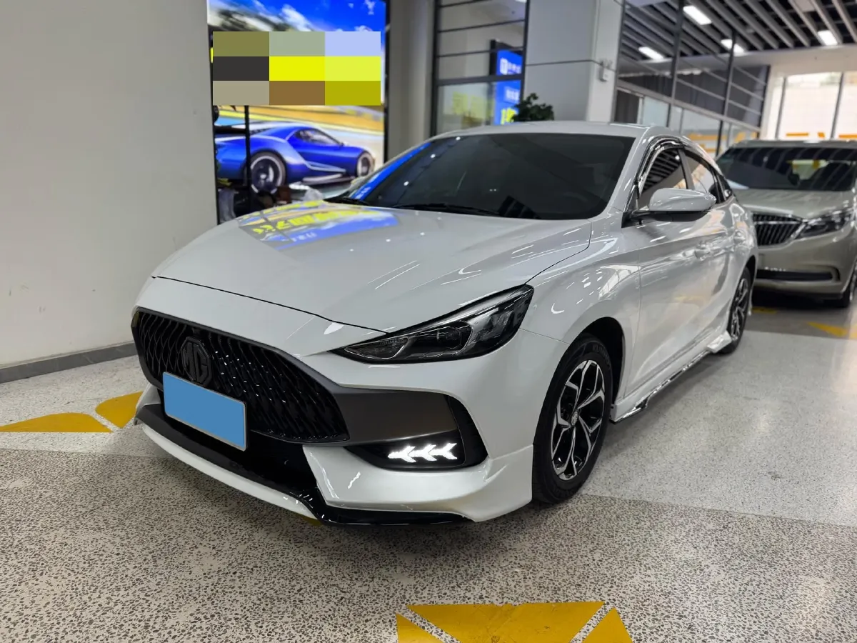 2023 Roewe i5 1.5L 129HP L4 5MT,autocango,china used car exporter,china ev exporter,chinese used car exporter,chinese used ev exporter