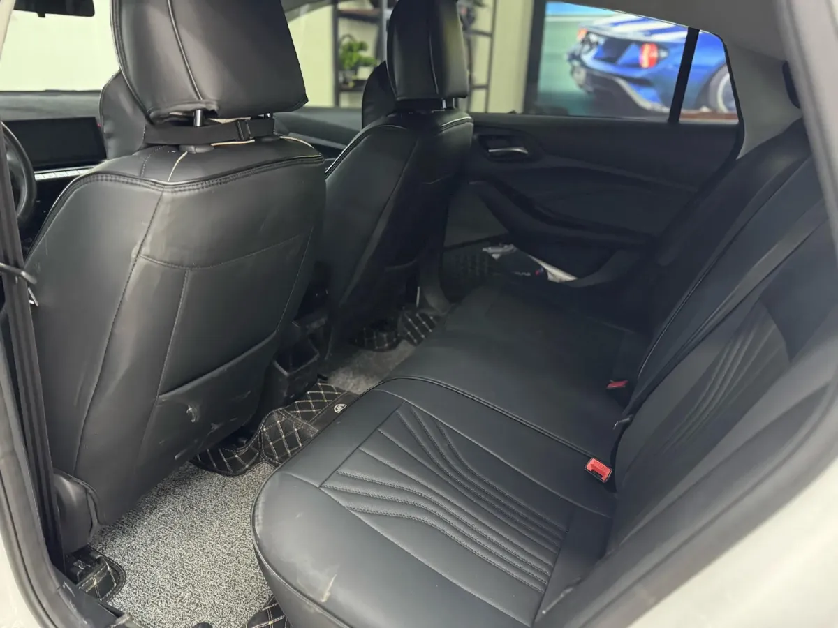 2023 Roewe i5 1.5L 129HP L4 5MT,autocango,china used car exporter,china ev exporter,chinese used car exporter,chinese used ev exporter