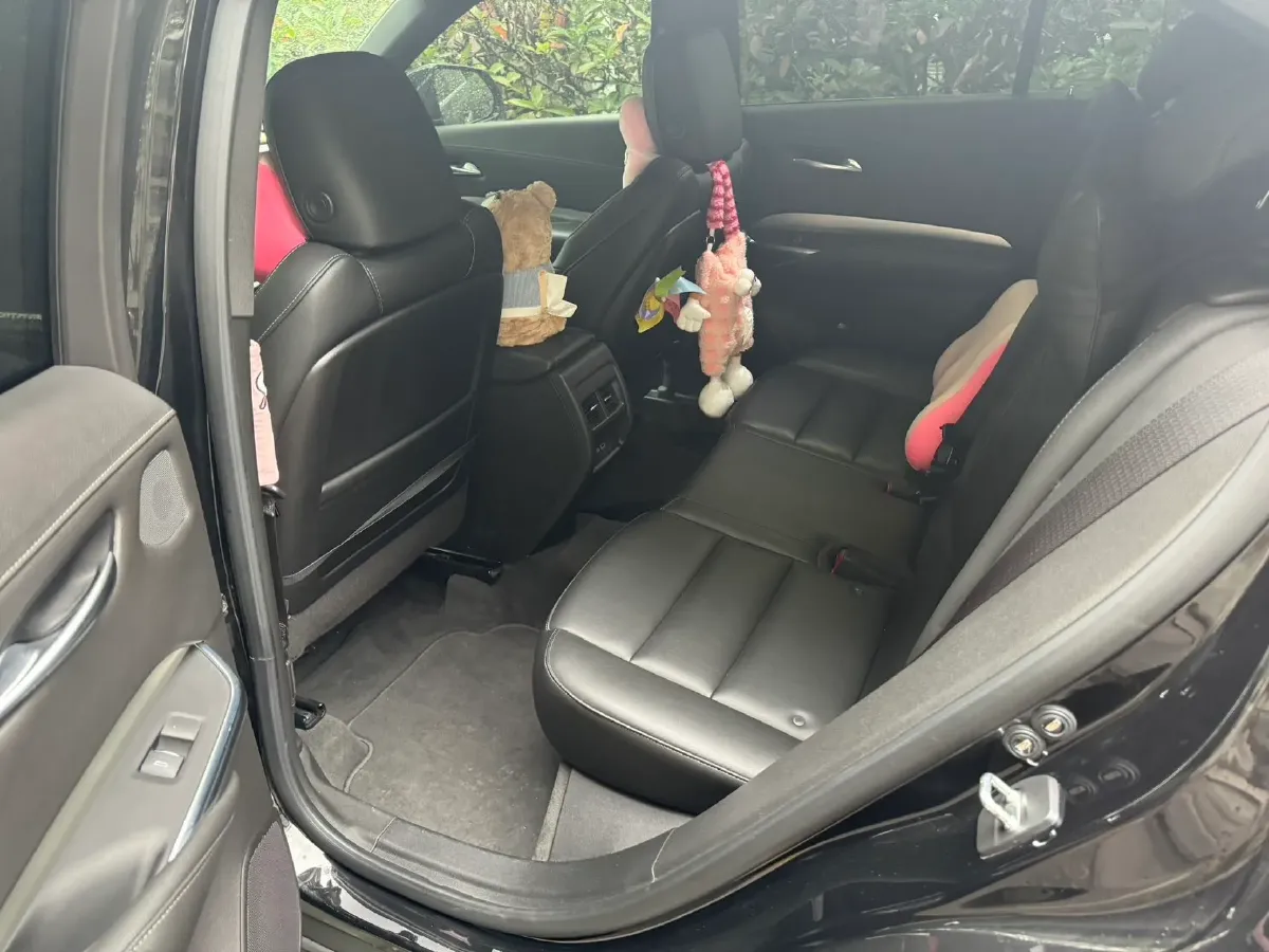 2022 Cadillac XT4 2.0T 237HP L4 9AT,autocango,china used car exporter,china ev exporter,chinese used car exporter,chinese used ev exporter