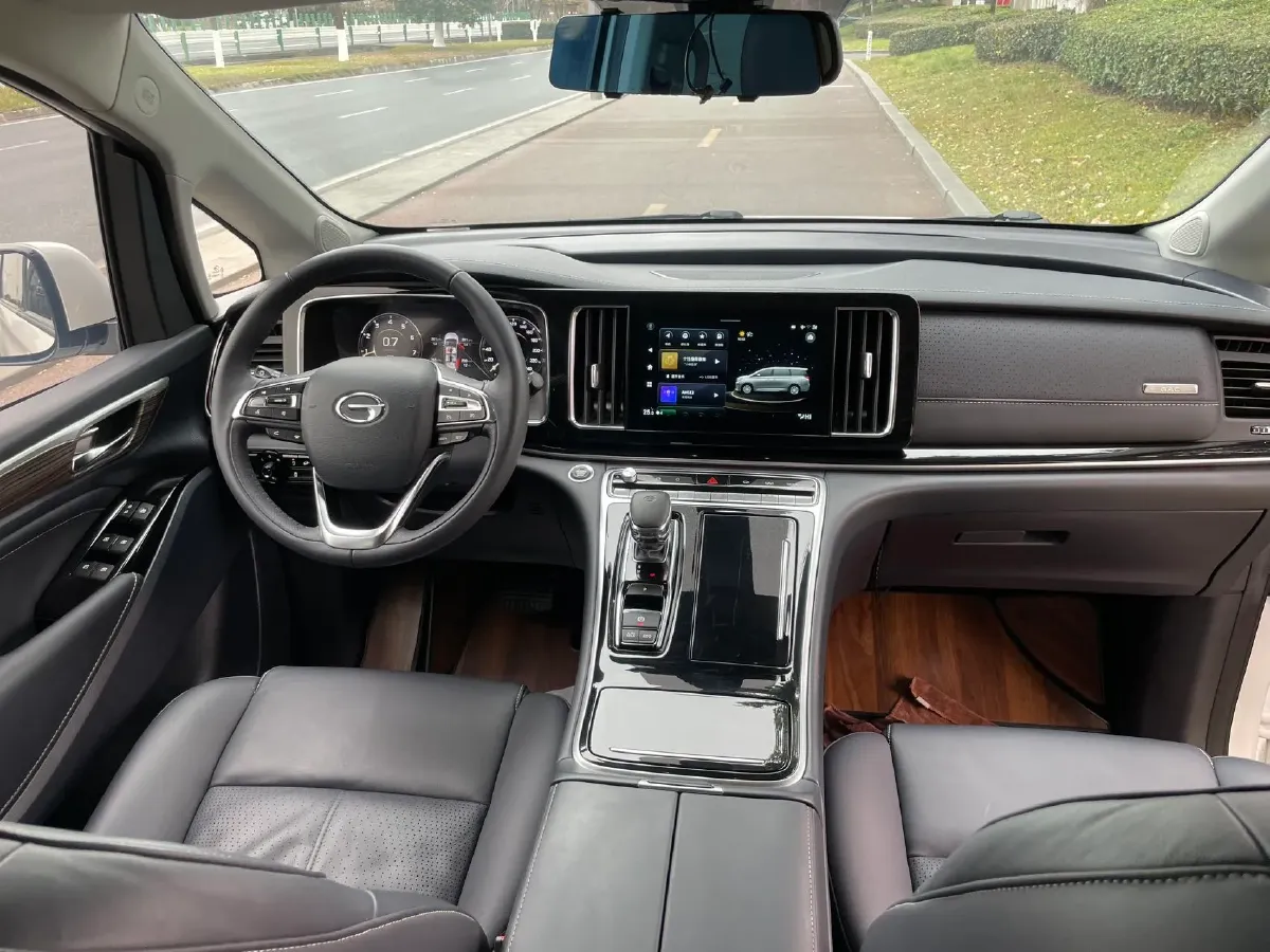 2021 GAC Trumpchi M8 2.0T 252HP L4 8AT,autocango,china used car exporter,china ev exporter,chinese used car exporter,chinese used ev exporter