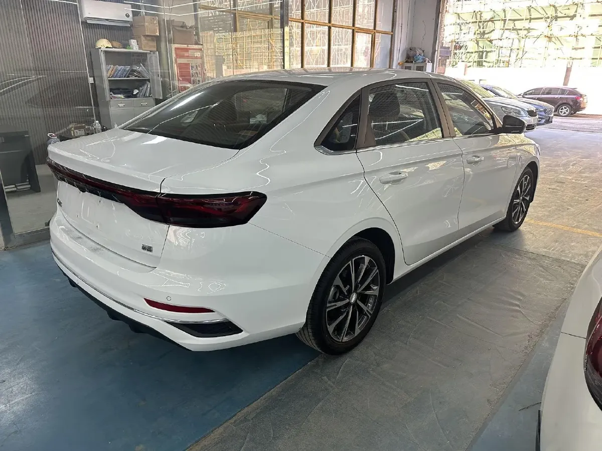 2025 Geely Emgrand 1.5L 127HP L4 CVT,autocango,china used car exporter,china ev exporter,chinese used car exporter,chinese used ev exporter