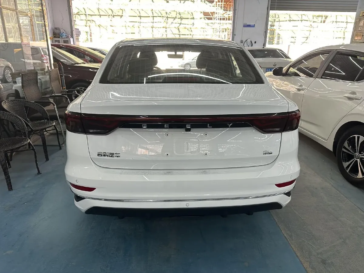 2025 Geely Emgrand 1.5L 127HP L4 CVT,autocango,china used car exporter,china ev exporter,chinese used car exporter,chinese used ev exporter
